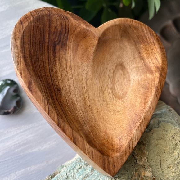 Wood Heart Dish - Picture 4 of 5